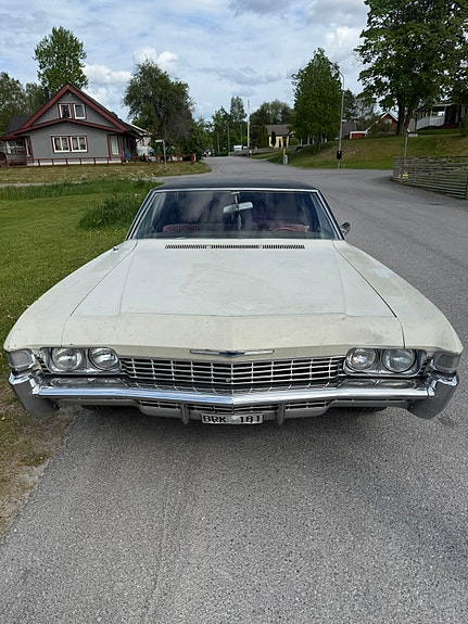 Chevrolet Impala 3 of 5