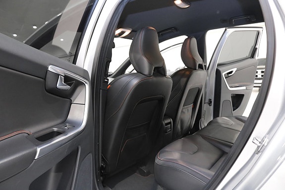 Volvo XC60 15 of 23