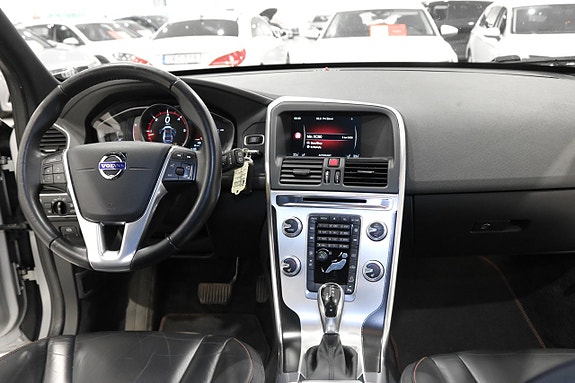 Volvo XC60 14 of 23