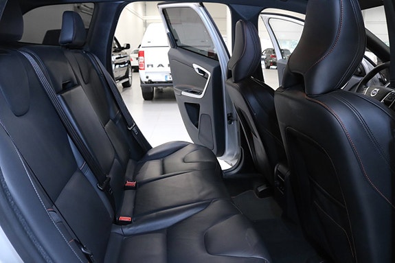 Volvo XC60 16 of 23