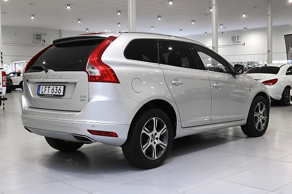 Volvo XC60 3 of 23