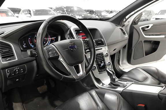 Volvo XC60 8 of 23