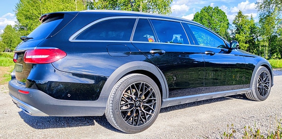 Mercedes-Benz E400 d 3 of 5