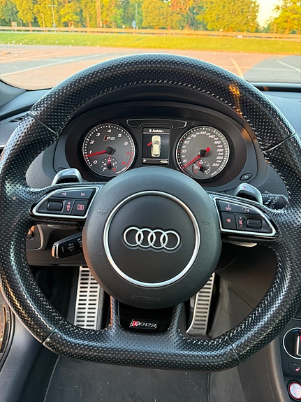Audi RS Q3 4 of 5
