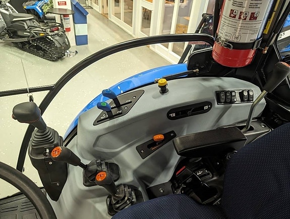 New Holland T5.90 S, Quicke X3S  Omg. lev! 6 of 6