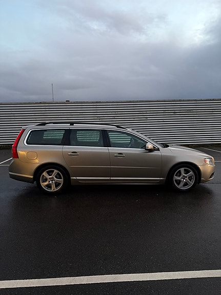 Volvo V70 5 of 7
