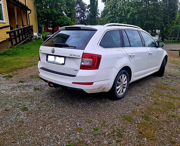 Skoda Octavia 3 of 5
