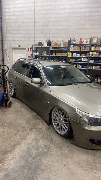BMW 525d 6 of 8