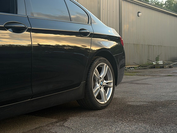 BMW 520d 4 of 5