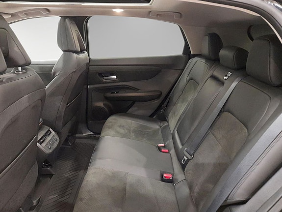 Nissan Ariya 6 of 11