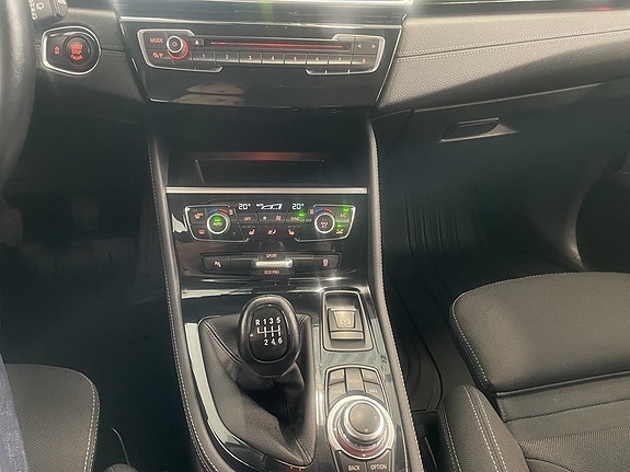 BMW 218 22 of 24