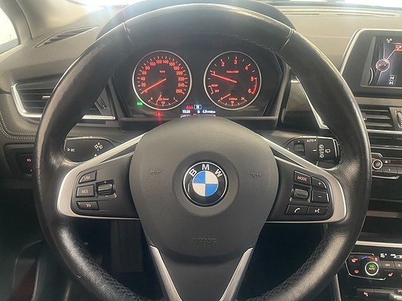 BMW 218 12 of 24