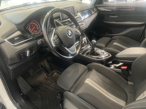 BMW 218 13 of 24