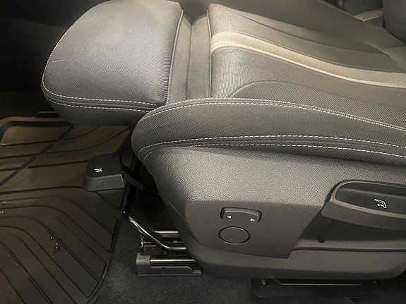 BMW 218 14 of 24