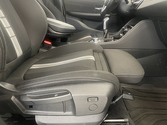 BMW 218 16 of 24