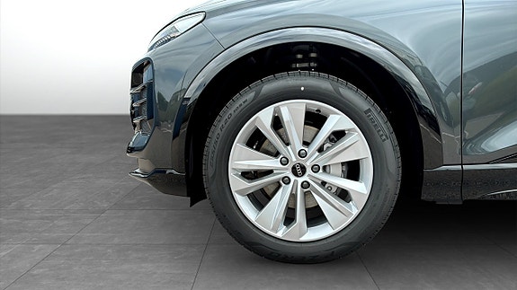 Audi Q6 e-tron 6 of 13