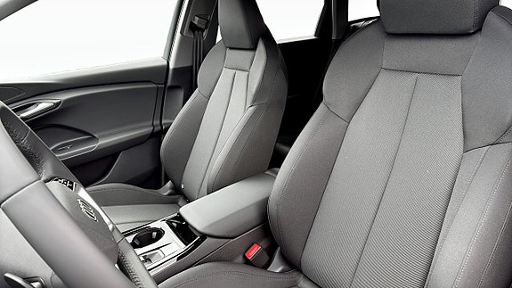 Audi Q6 e-tron 8 of 13