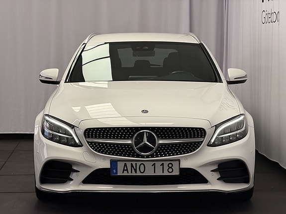 Mercedes-Benz 200 3 of 5