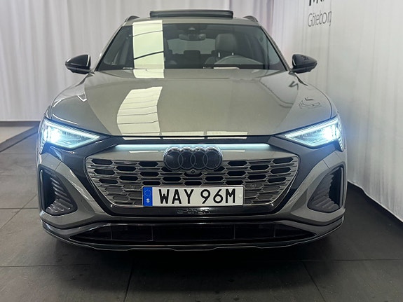 Audi Q8 e-tron 3 of 5