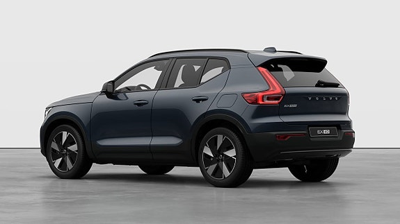 Volvo EX40 3 of 5