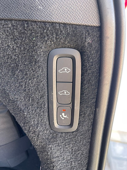 Volvo XC90 14 of 19