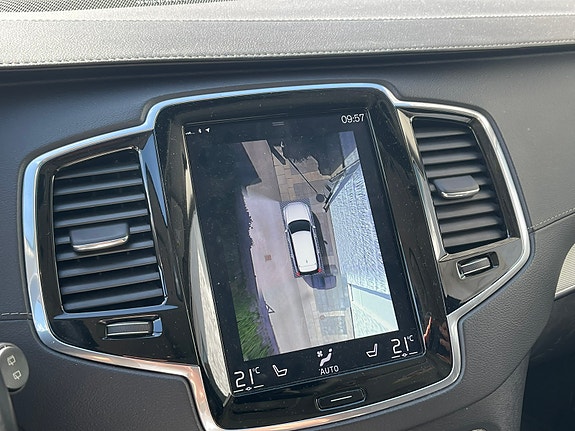 Volvo XC90 10 of 19