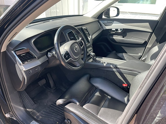 Volvo XC90 4 of 5