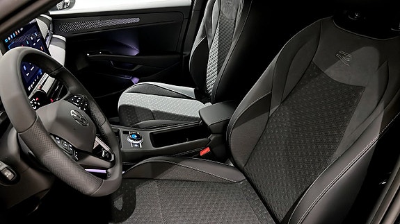 Volkswagen T-Roc 8 of 24