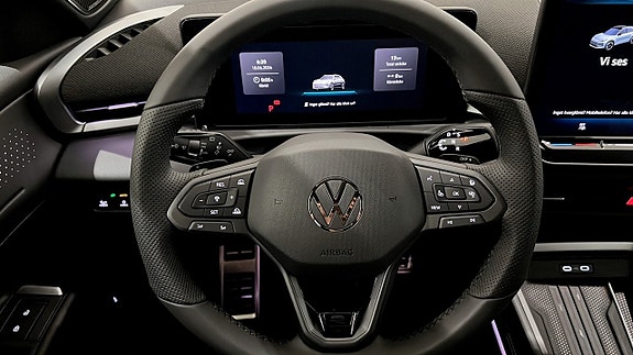 Volkswagen T-Roc 21 of 24