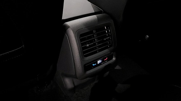 Volkswagen T-Roc 17 of 24