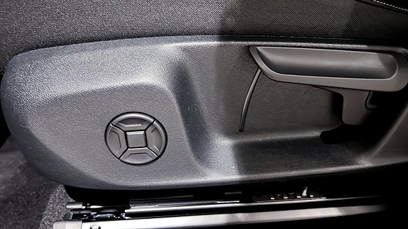 Volkswagen T-Roc 18 of 24