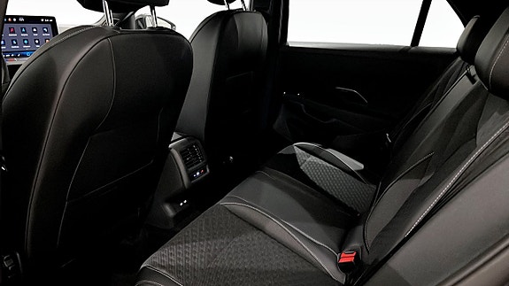 Volkswagen T-Roc 11 of 24