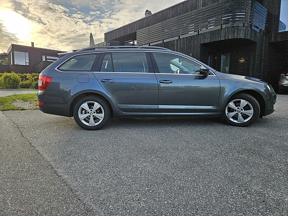 Skoda Octavia 3 of 5