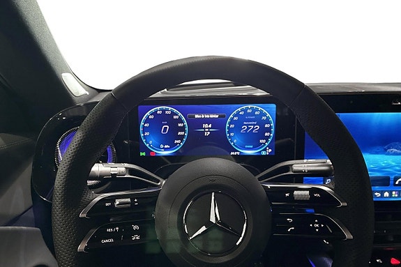 Mercedes-Benz CLA350 7 of 14