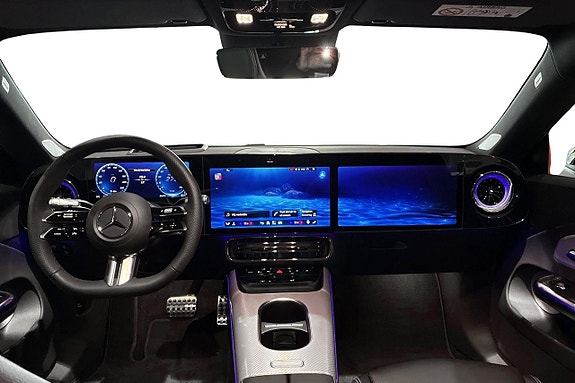 Mercedes-Benz CLA350 8 of 14