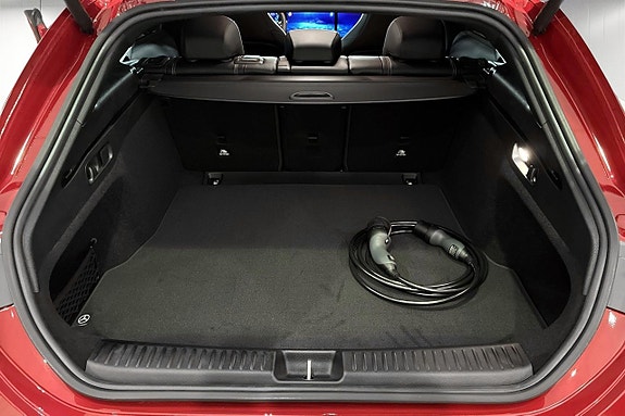 Mercedes-Benz CLA350 13 of 14