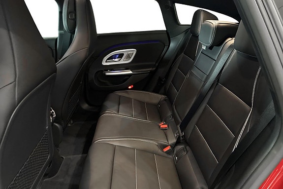 Mercedes-Benz CLA350 10 of 14