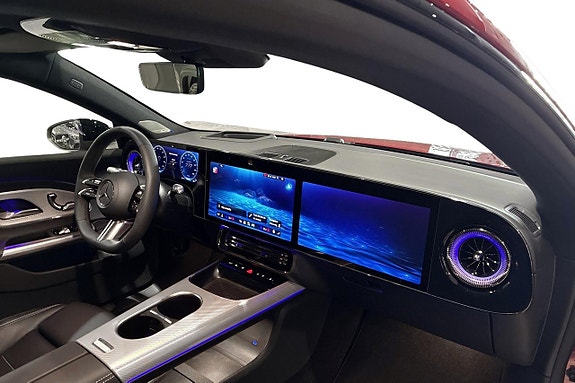 Mercedes-Benz CLA350 9 of 14