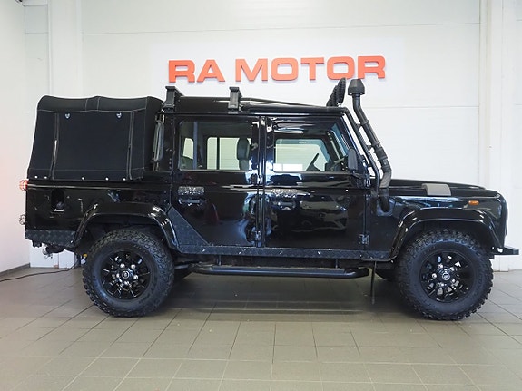 Land Rover Defender 110 4 of 5