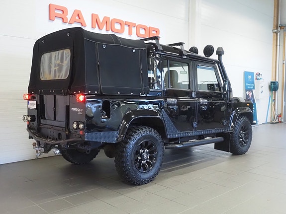 Land Rover Defender 110 5 of 5