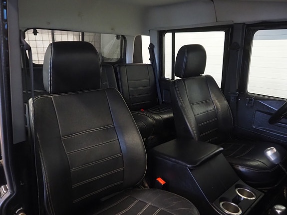 Land Rover Defender 110 11 of 22