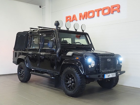 Land Rover Defender 110 3 of 5