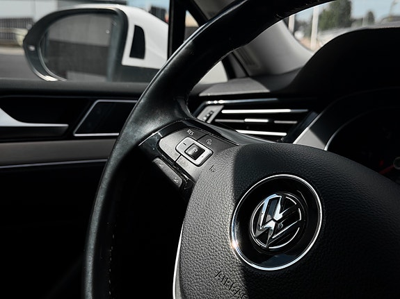 Volkswagen Passat 5 of 5