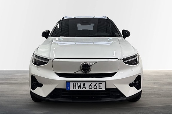 Volvo EX40 2 of 5
