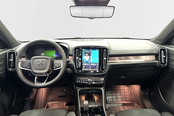 Volvo EX40 6 of 23