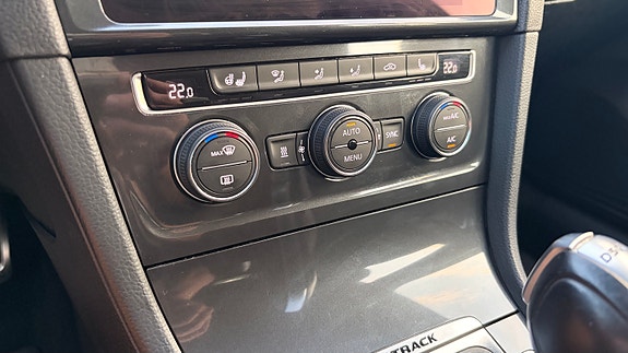 Volkswagen Golf Alltrack 5 of 10