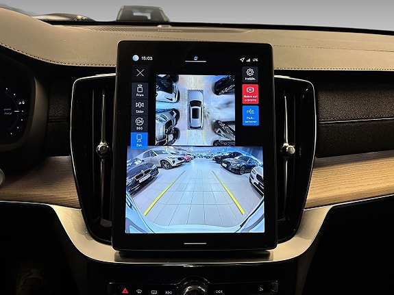 Volvo XC90 15 of 17