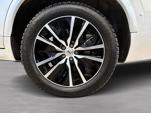 Volvo XC90 9 of 17