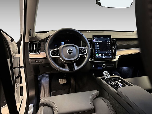 Volvo XC90 12 of 17