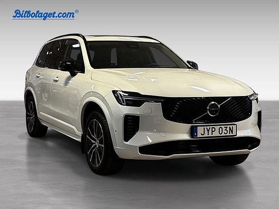 Volvo XC90 4 of 17